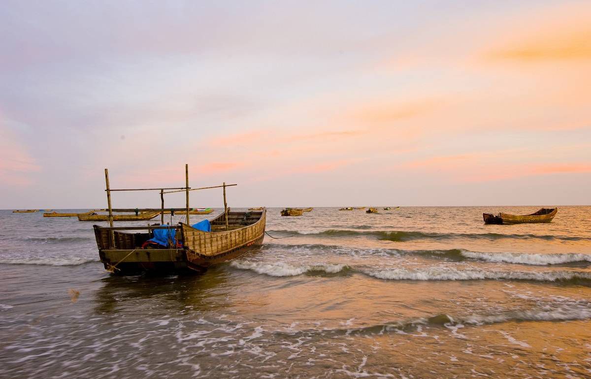 Không gian biển yên bình, vắng vẻ, rất phù hợp cho những ai muốn “chữa lành” tâm hồn và tìm lại sự tĩnh lặng